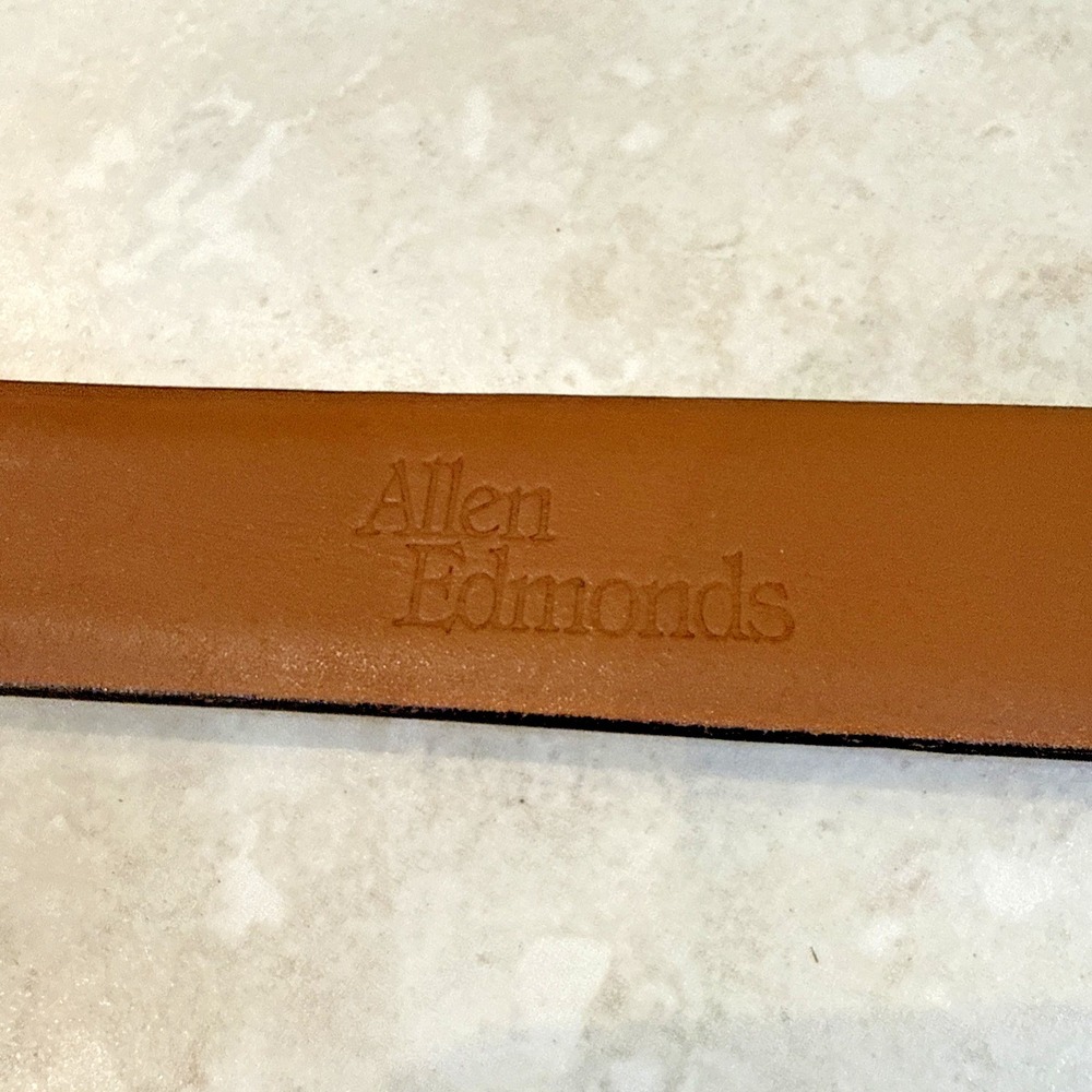 Allen Edmonds Italian Calfskin Leather Belt 44/110 Brown Perforated USA Brass 1" - Picture 6 of 8